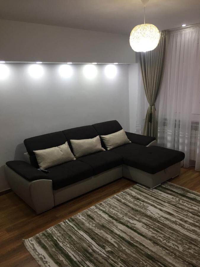 Roby Apartament Bucarest Esterno foto