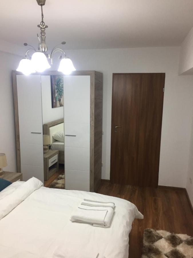 Roby Apartament Bucarest Esterno foto
