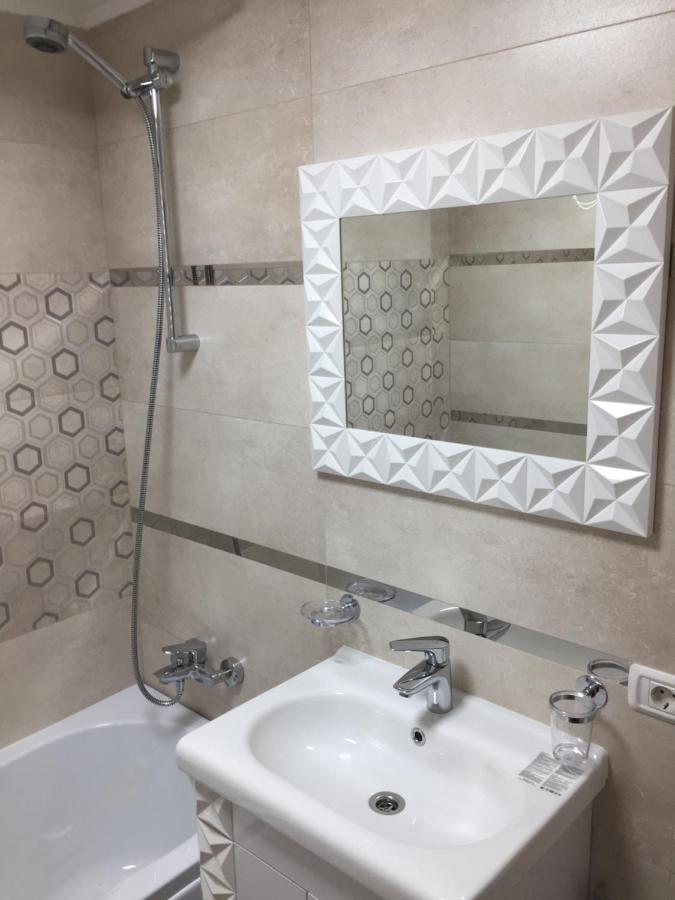Roby Apartament Bucarest Esterno foto